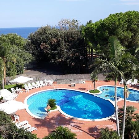 Andrew'S Apartment - Mulinia Residence Acireale Bagian luar foto
