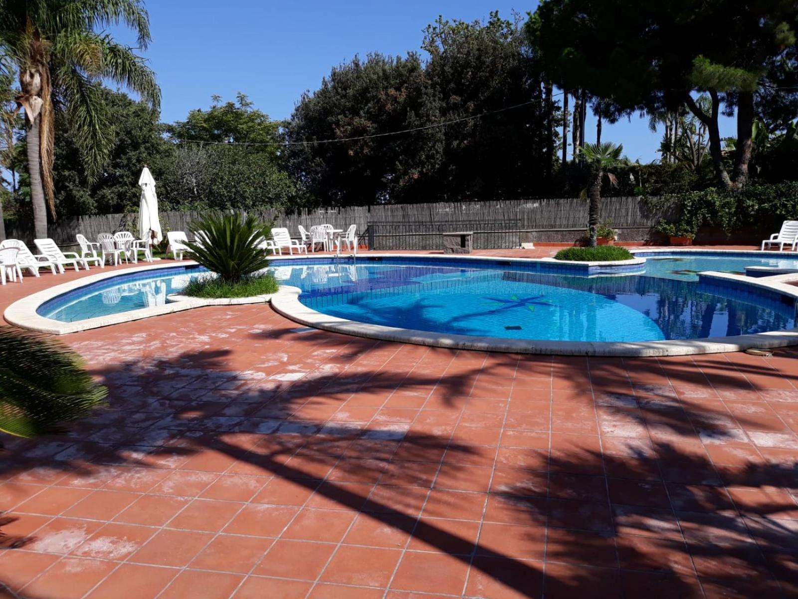 Andrew'S Apartment - Mulinia Residence Acireale Bagian luar foto