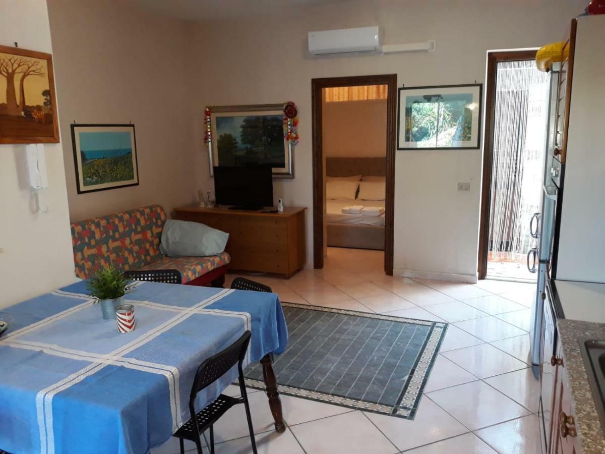 Andrew'S Apartment - Mulinia Residence Acireale Bagian luar foto